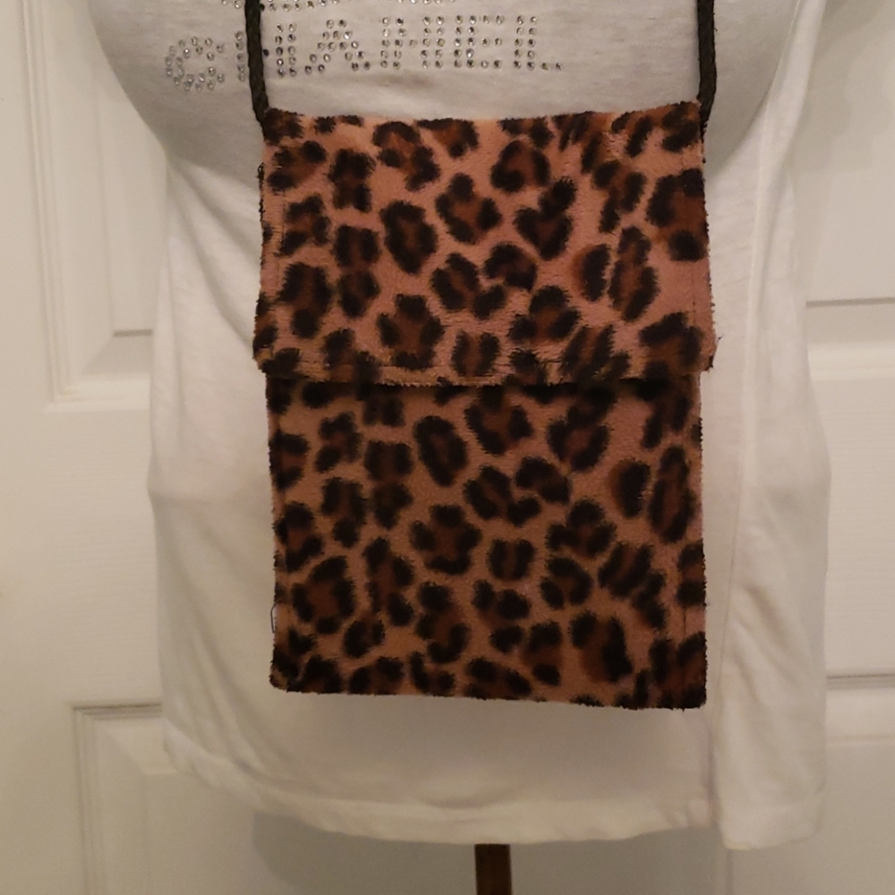 Cheetah Print Crossbody Pouch